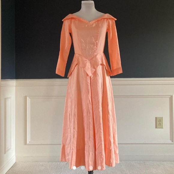 VINTAGE Dreamy Peach Princess Gown - Picture 1 of 4